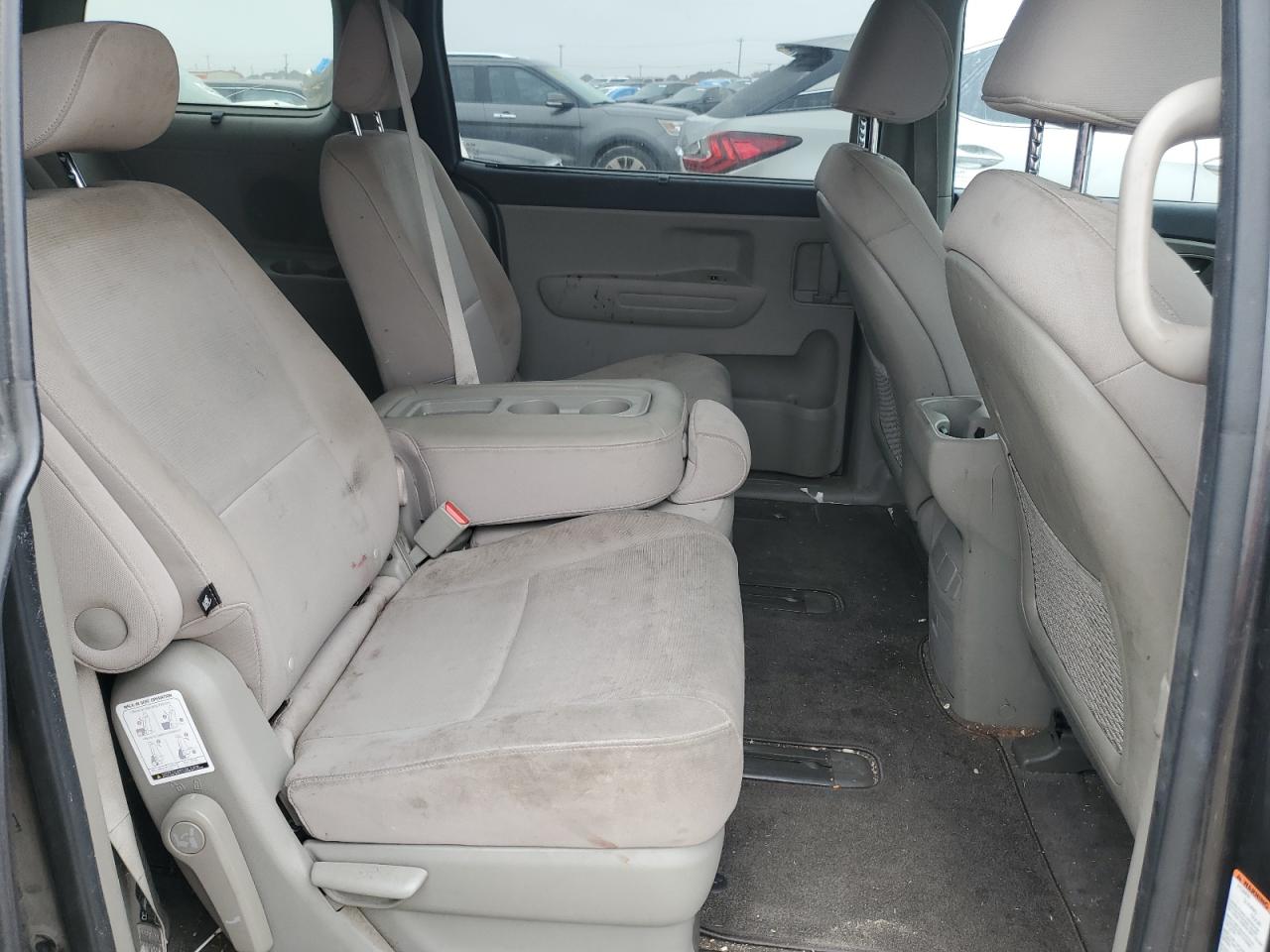 2015 Kia Sedona - Image 11