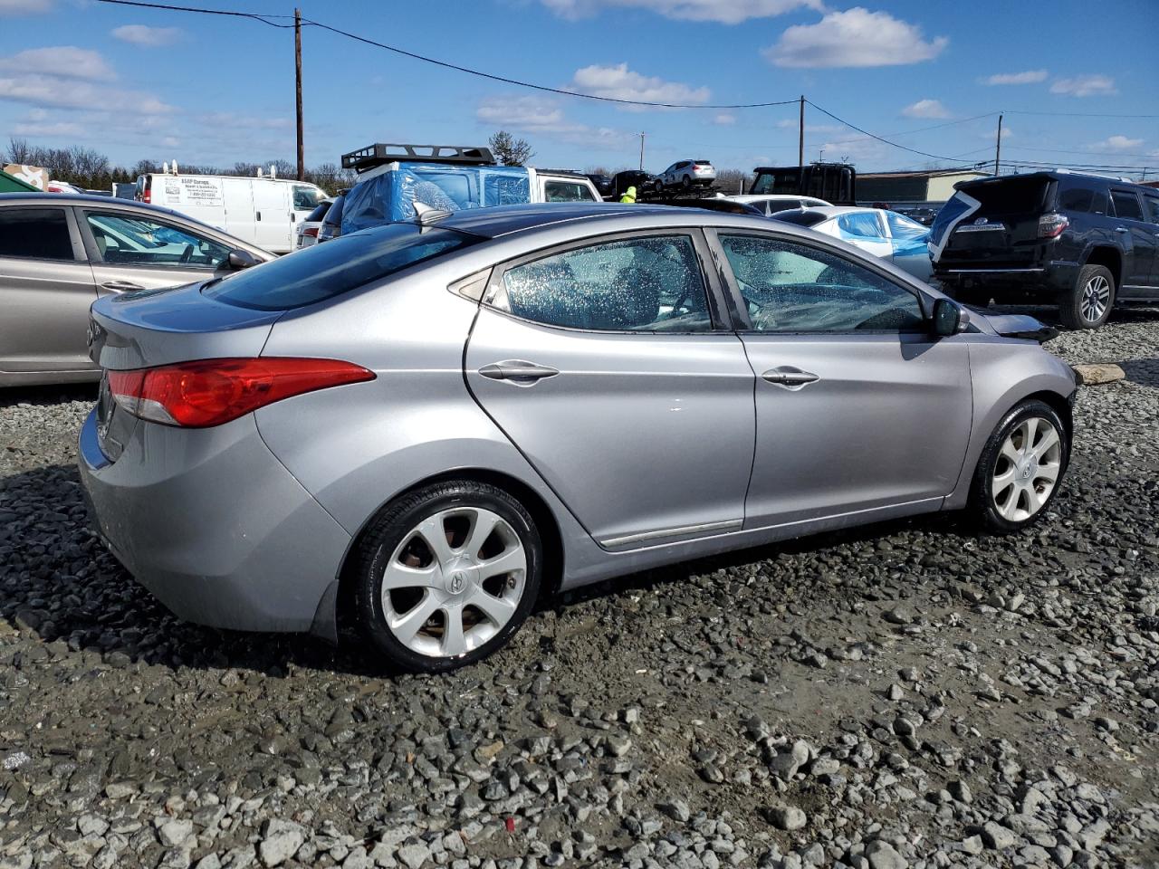 2013 Hyundai Elantra - Image 3