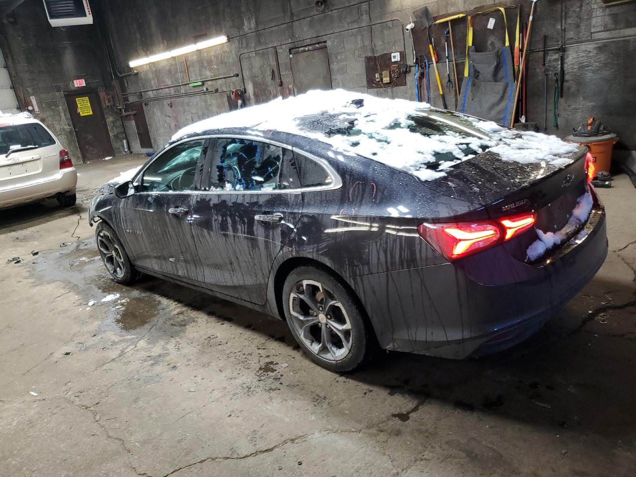 2022 Chevrolet Malibu - Image 2