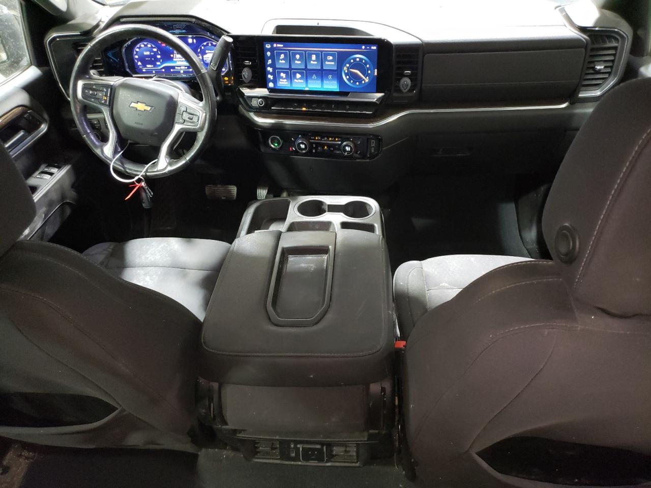 2022 Chevrolet Silverado - Image 8