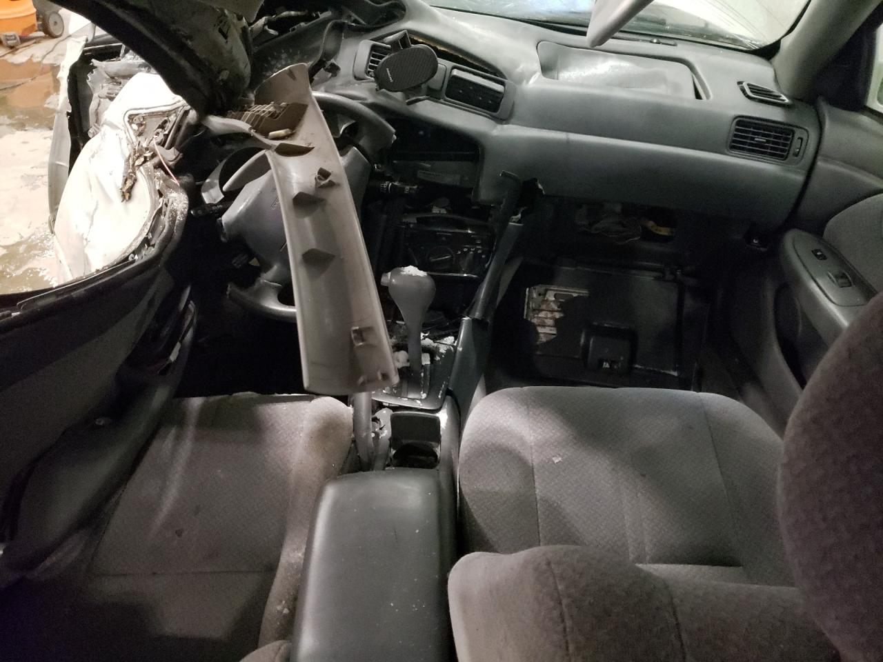 2001 Toyota Camry - Image 8