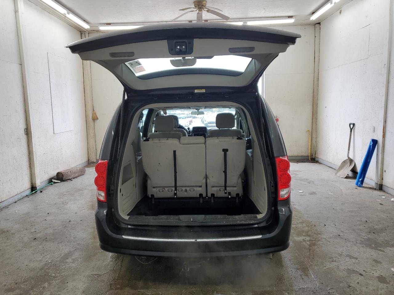 2012 Dodge Caravan - Image 6
