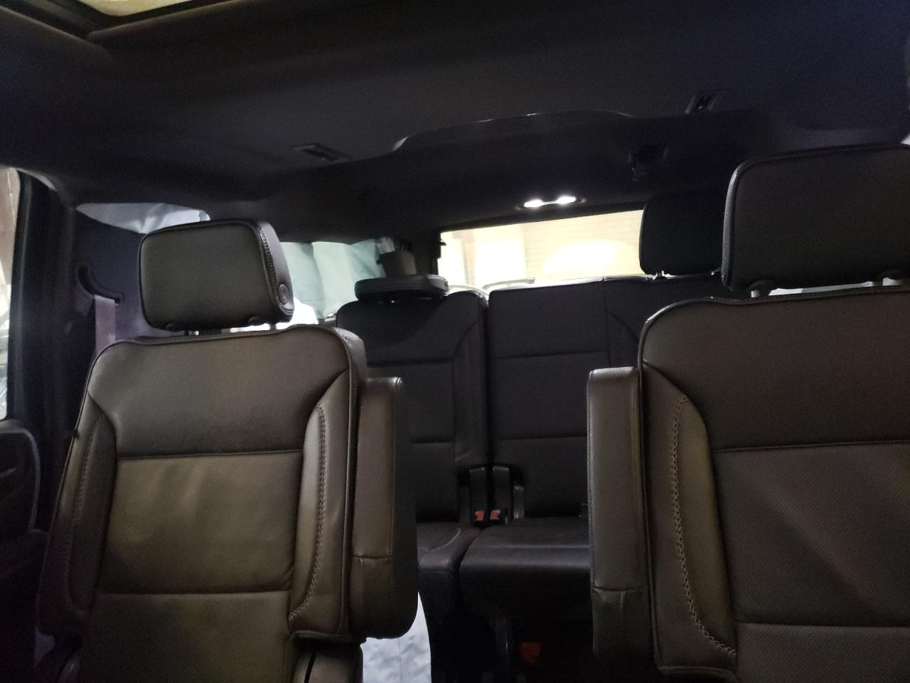 2021 GMC Yukon - Image 10