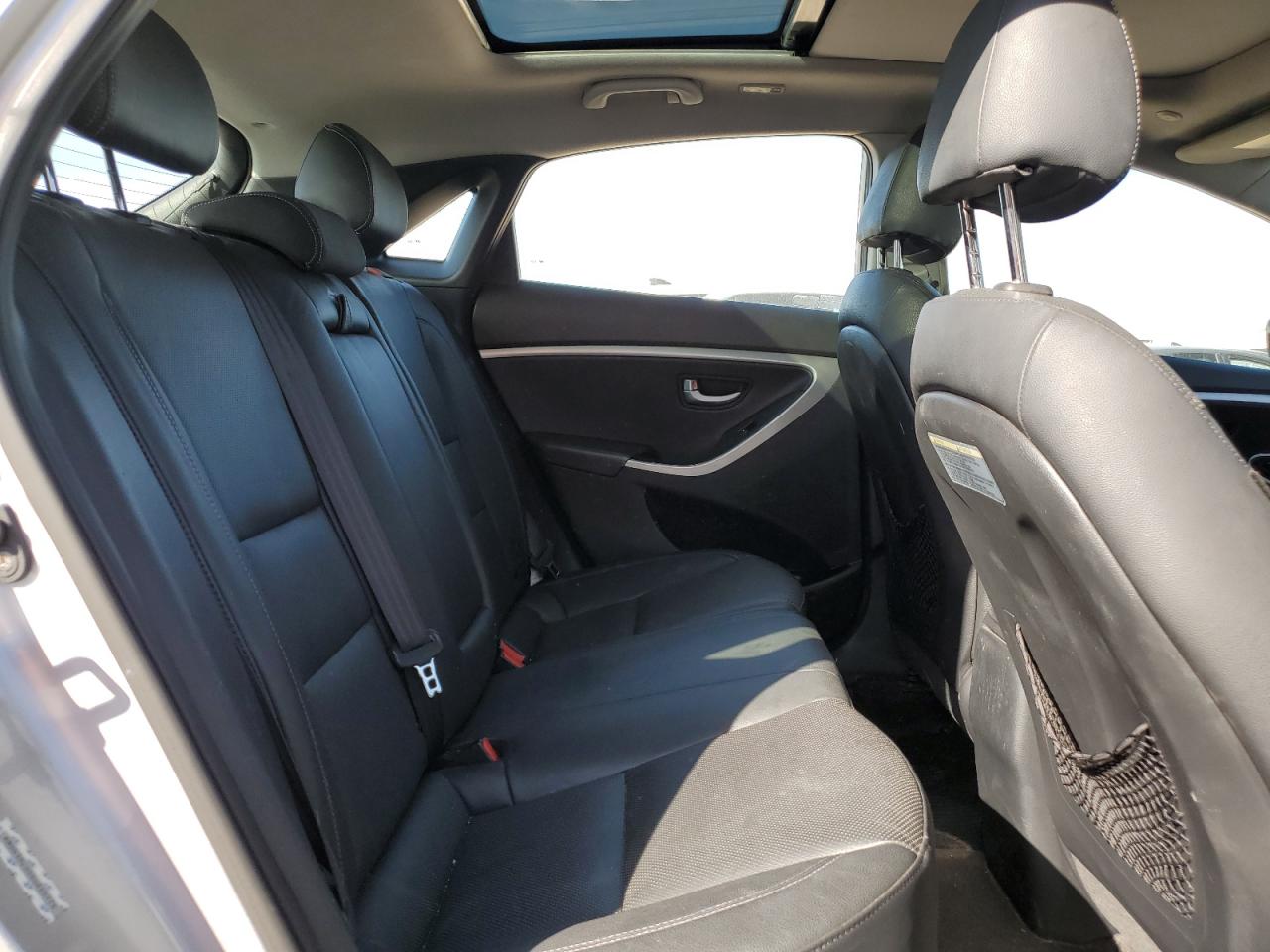 2014 Hyundai Elantra - Image 10
