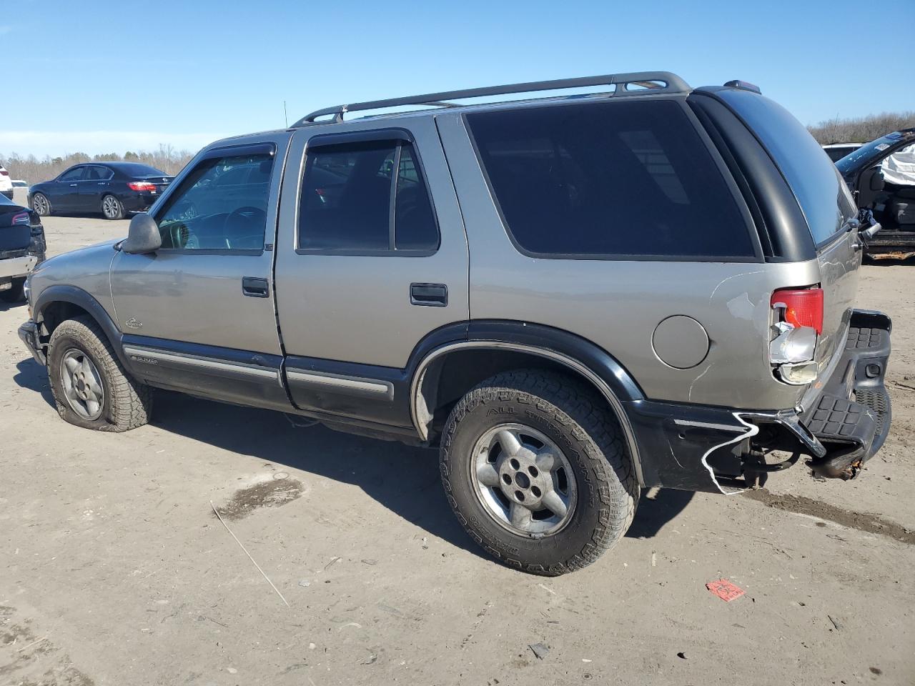 1998 Chevrolet Blazer - Image 2