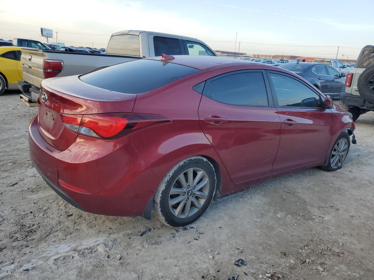 2016 Hyundai Elantra - Image 3