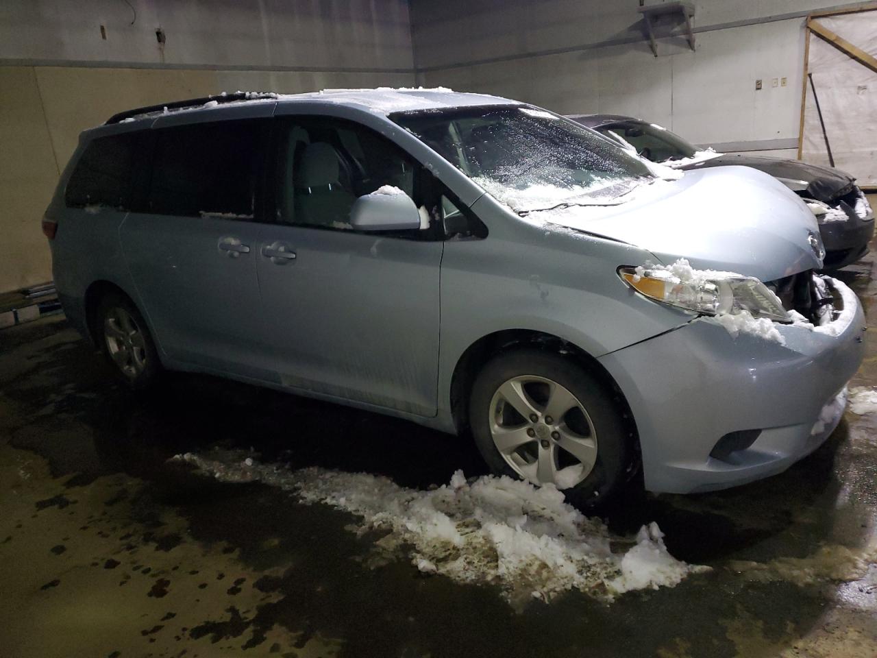 2015 Toyota Sienna - Image 4