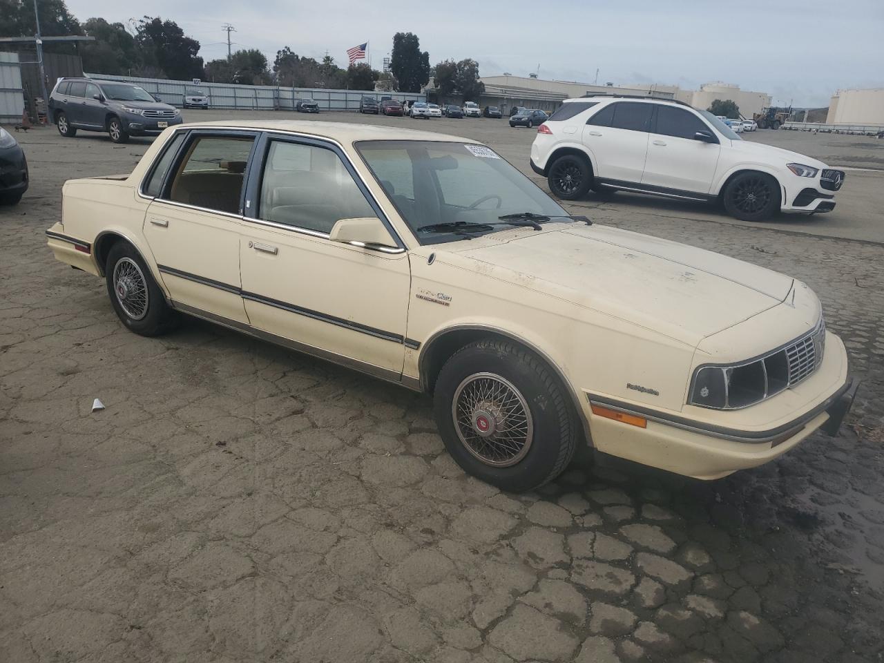 1986 Oldsmobile Cutlass - Image 4