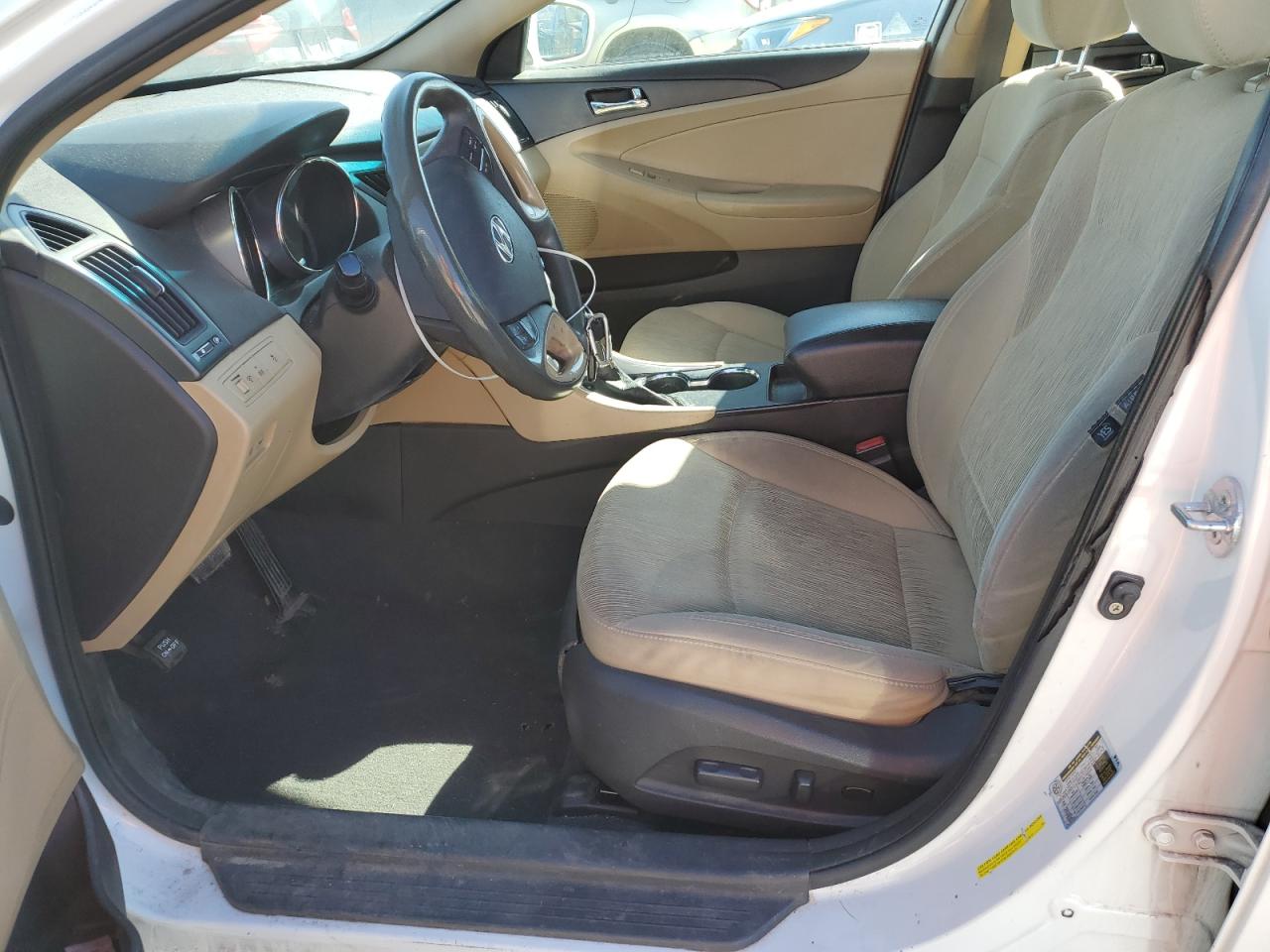 2011 Hyundai Sonata - Image 7