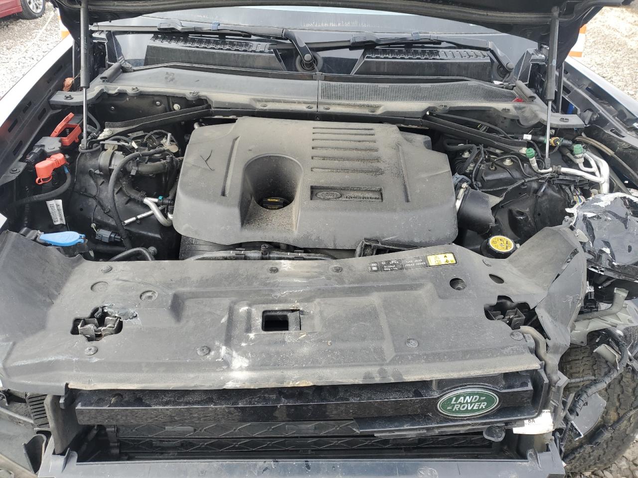 2022 Land Rover Defender - Image 12