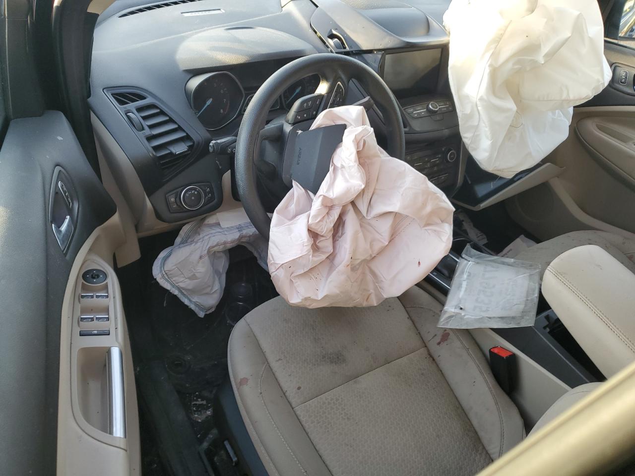 1FMCU0GD5KUB32527 FORD ESCAPE 2019