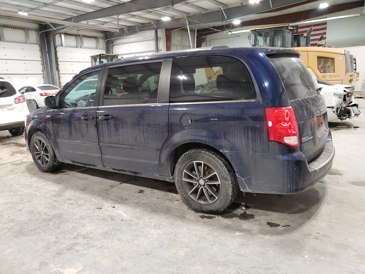 2017 Dodge Caravan - Image 2
