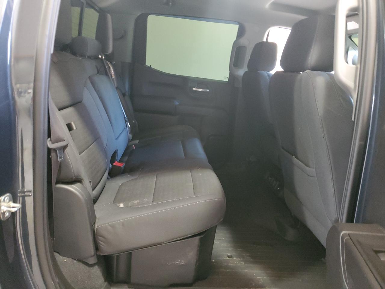 2020 Chevrolet Silverado - Image 11