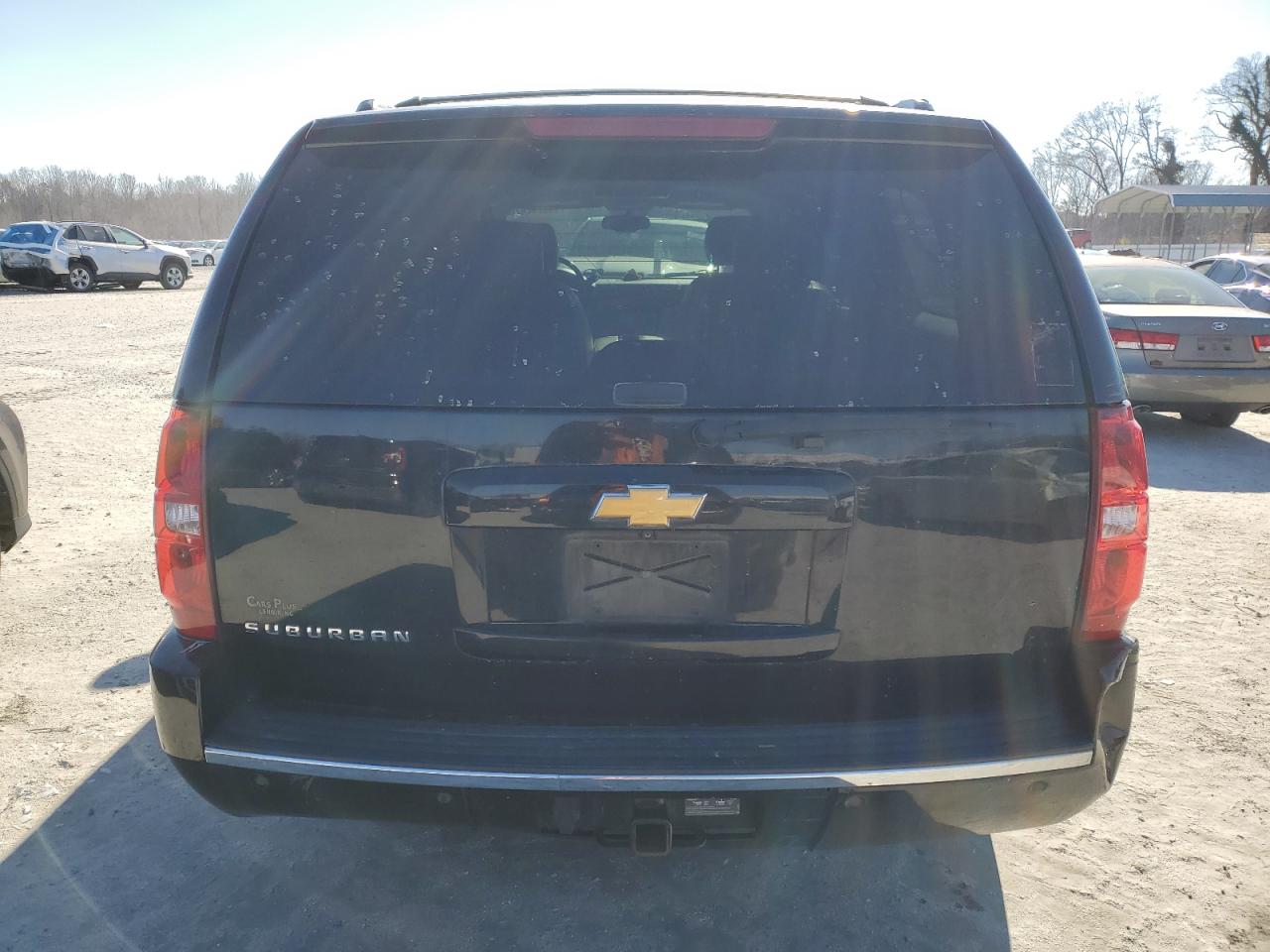 2014 Chevrolet Suburban - Image 6
