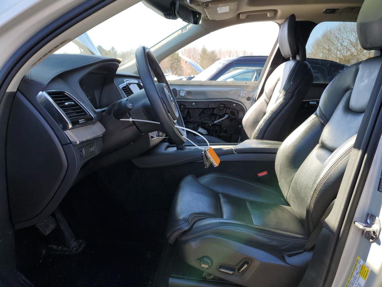 2021 Volvo XC90 - Image 7