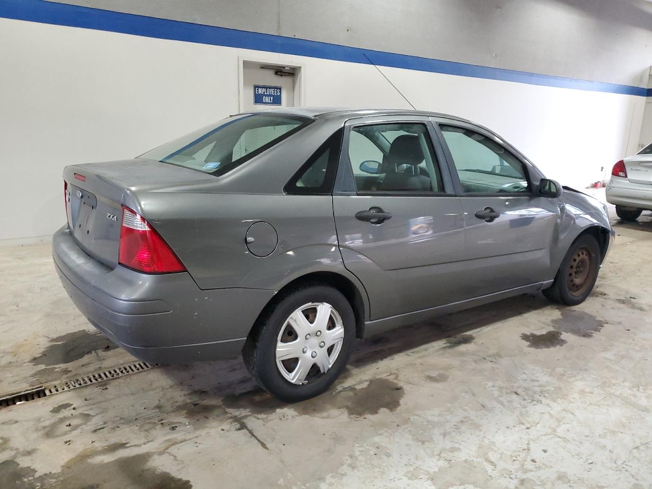 2005 Ford Focus - Image 3