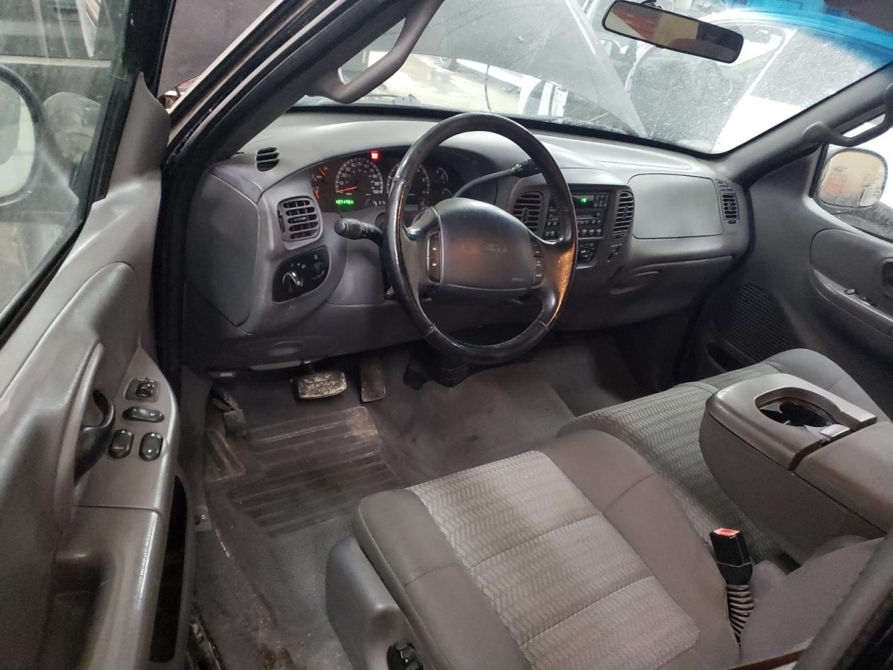 2001 Ford F-150 - Image 8