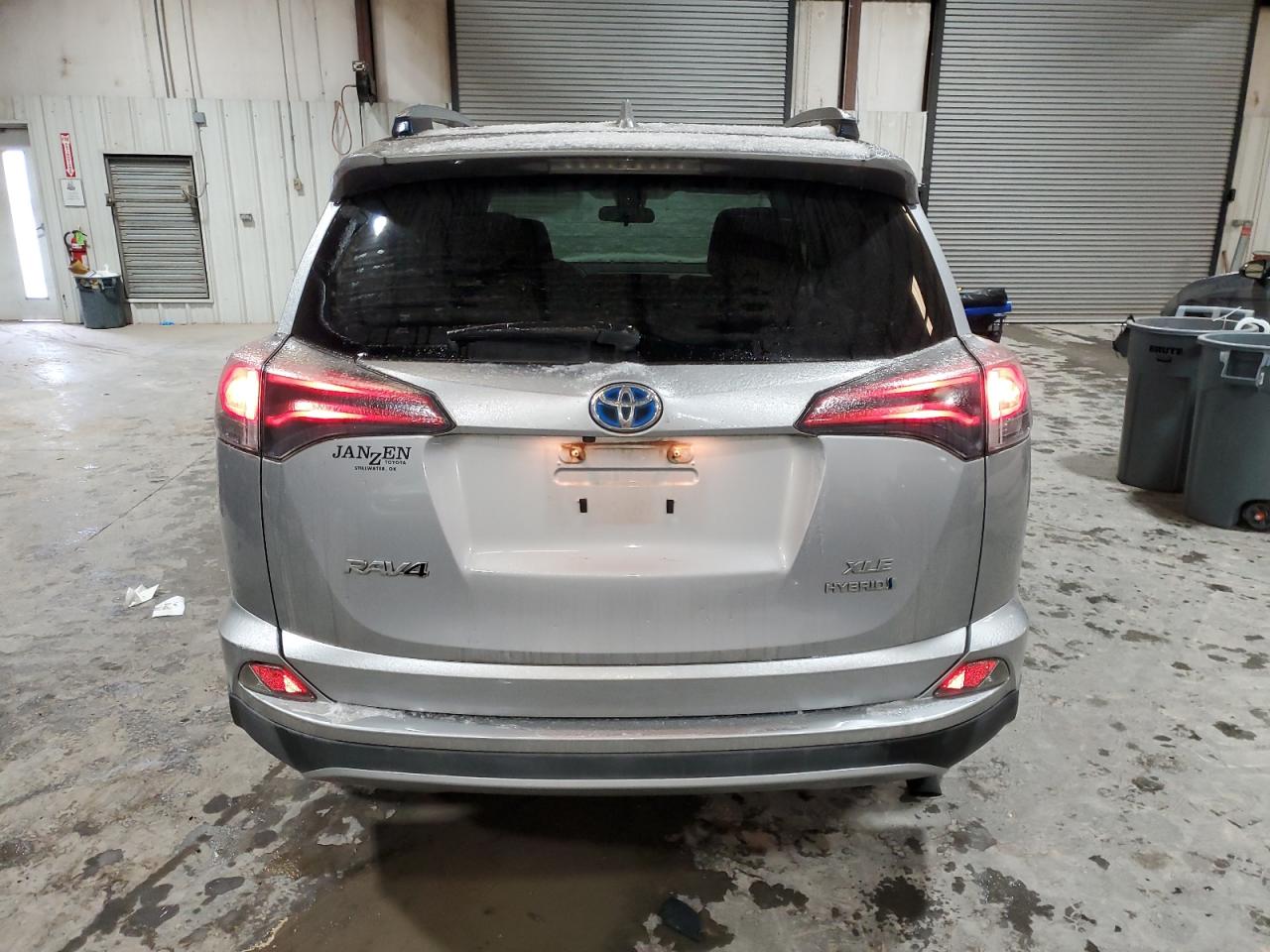 2017 Toyota RAV 4 - Image 6