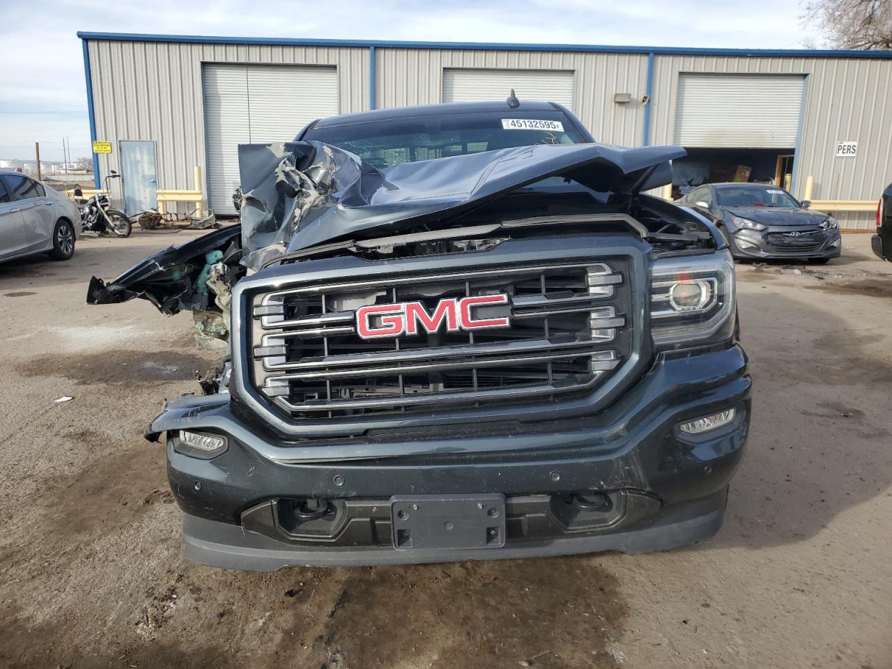 2017 GMC Sierra - Image 5