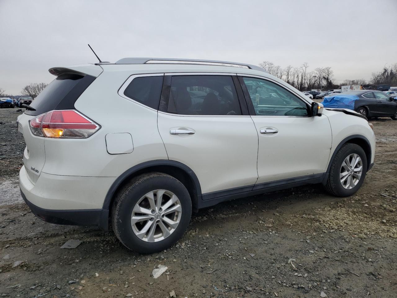 2016 Nissan Rogue - Image 3