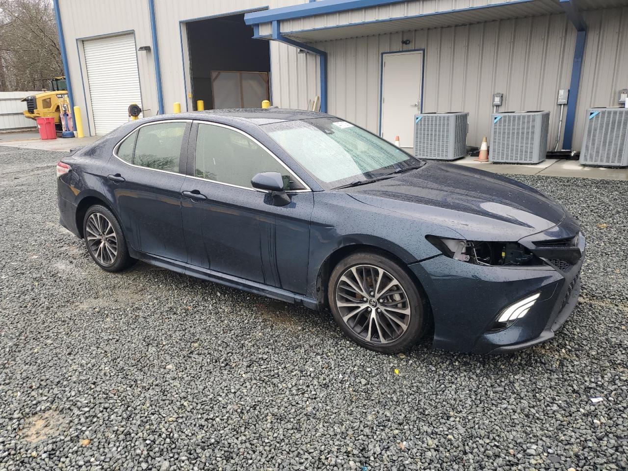 2018 Toyota Camry - Image 4