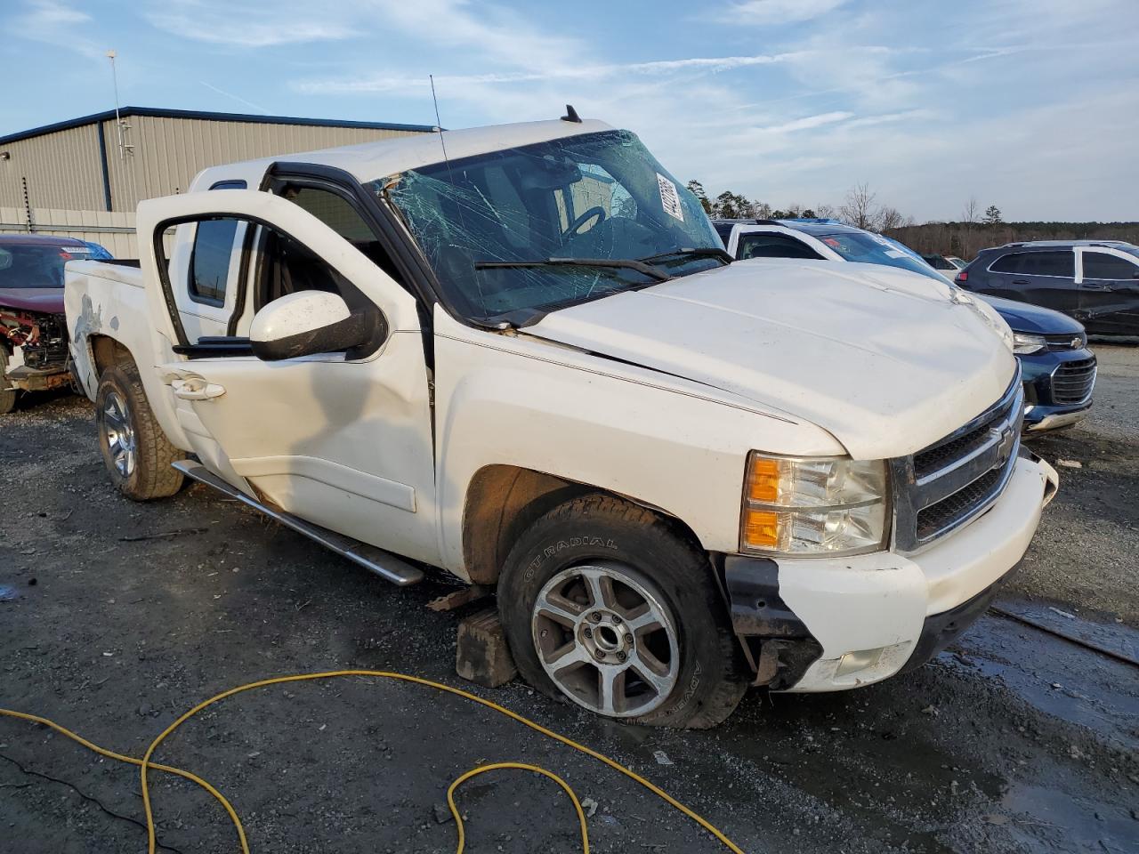 2007 Chevrolet Silverado - Image 4