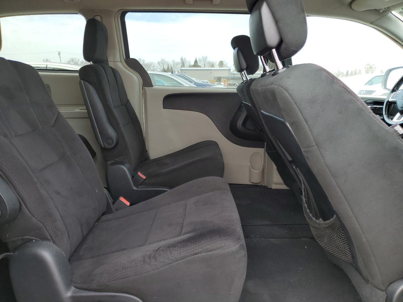2011 Dodge Caravan - Image 11