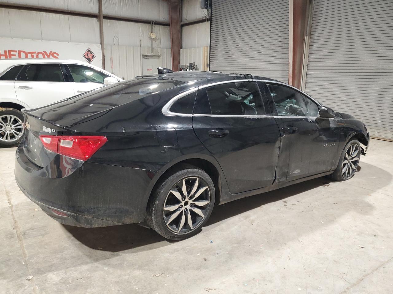 2017 Chevrolet Malibu - Image 3