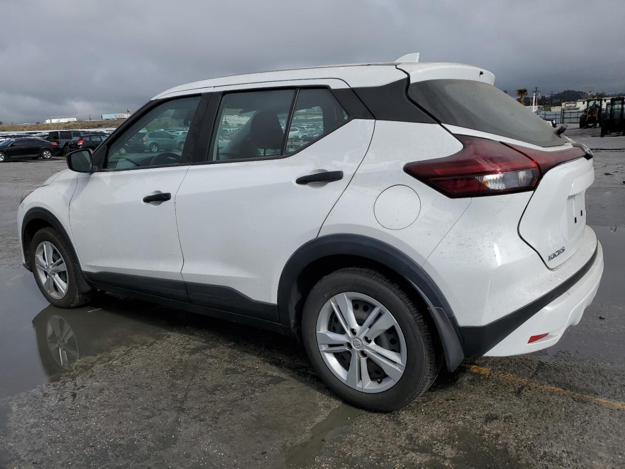 2022 Nissan Kicks - Image 2
