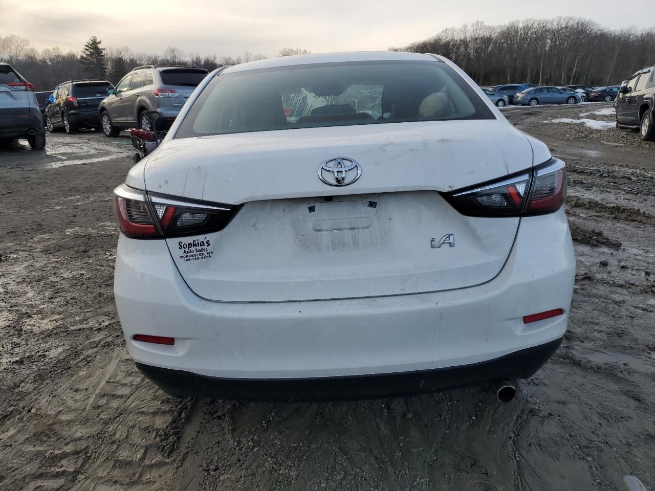 2017 Toyota Yaris - Image 6