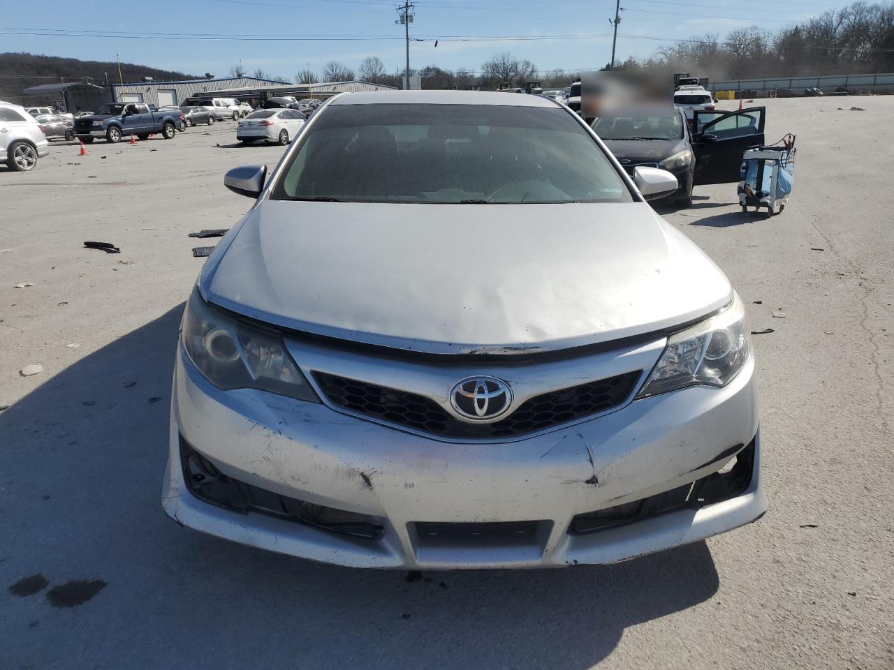 2014 Toyota Camry - Image 5