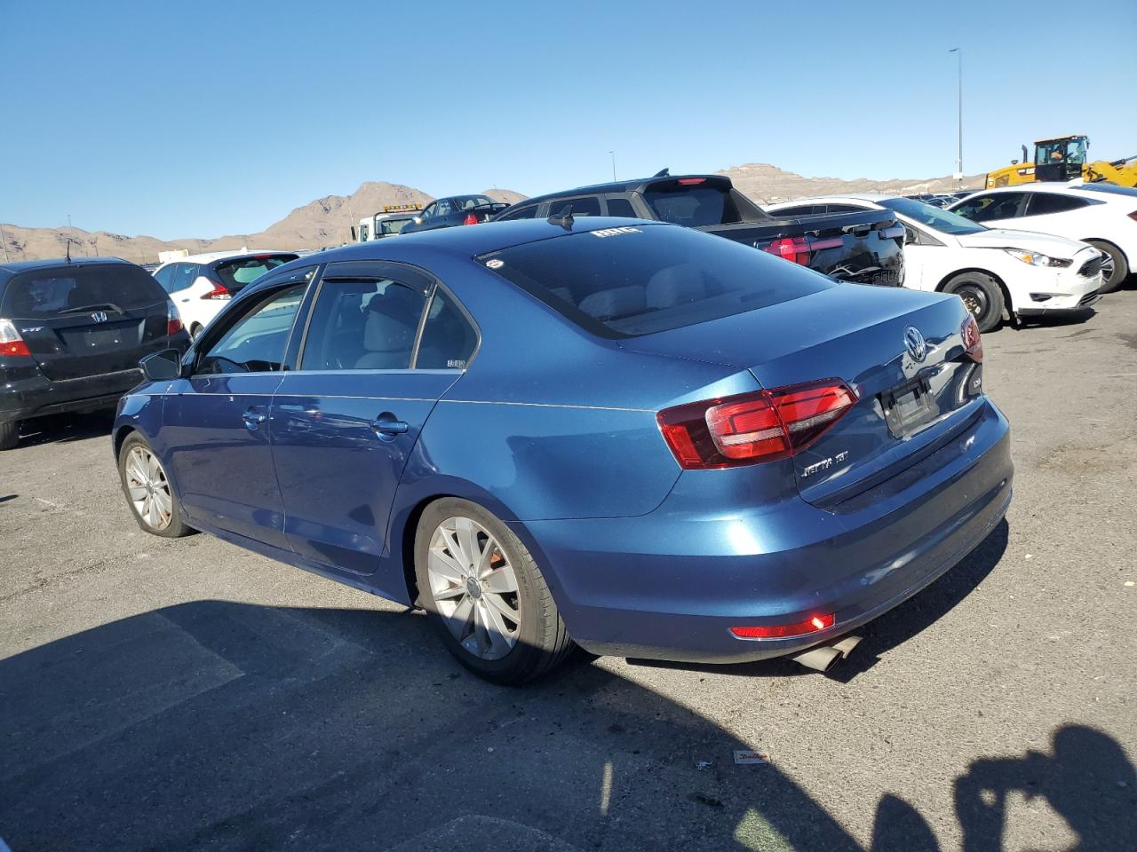 2016 Volkswagen Jetta - Image 2