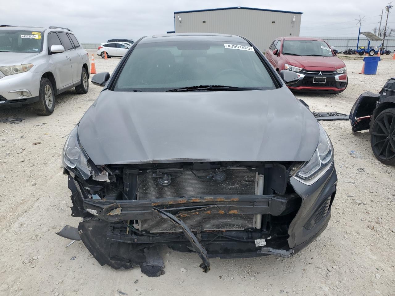 2019 Hyundai Sonata - Image 5