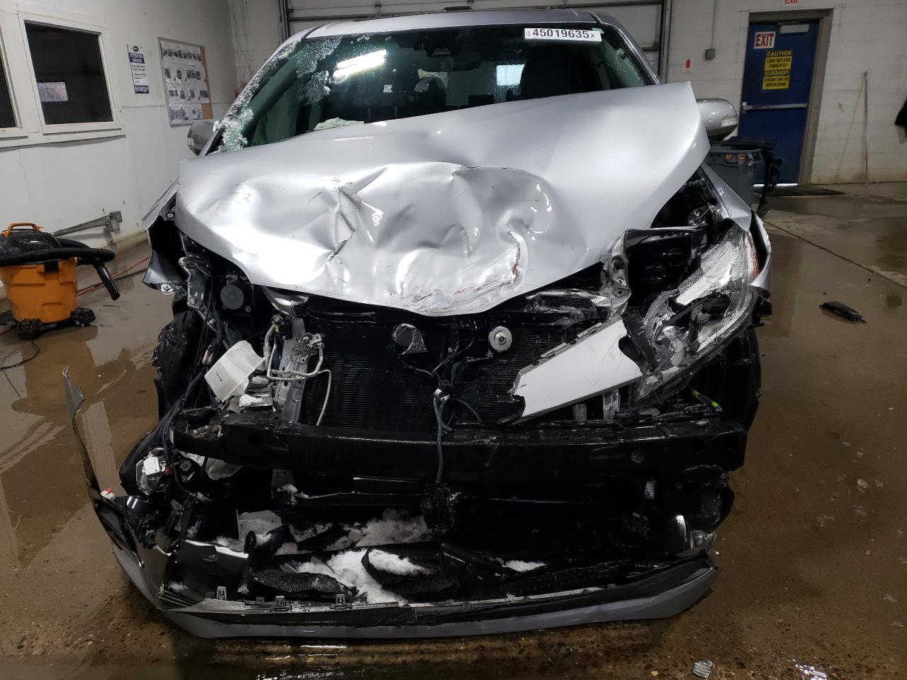 2018 Toyota Sienna - Image 5