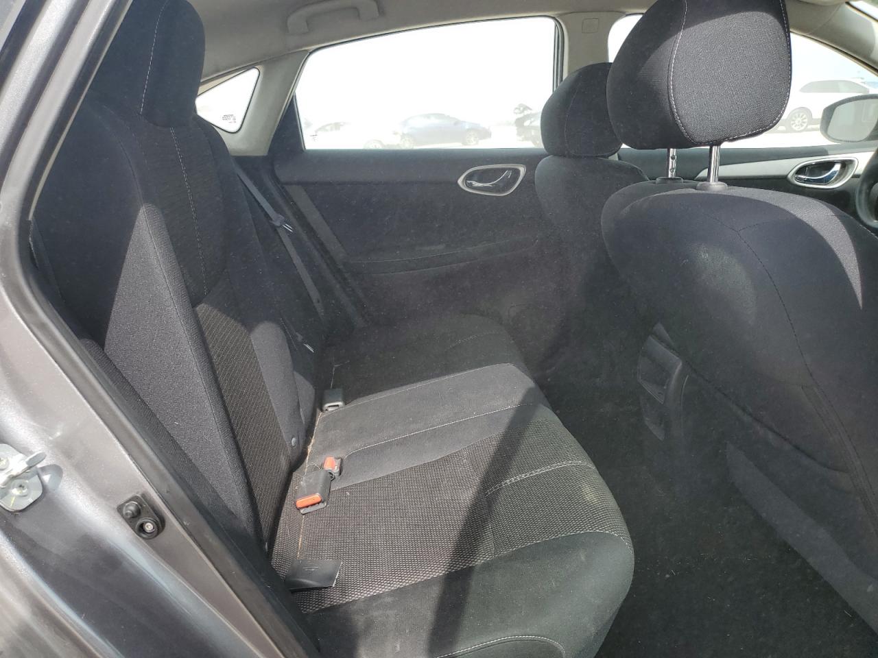 2015 Nissan Sentra - Image 10