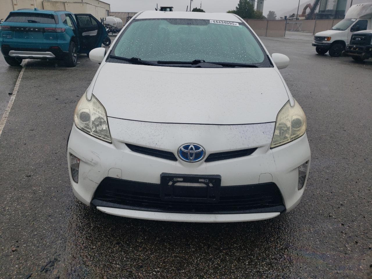 2014 Toyota Prius - Image 5