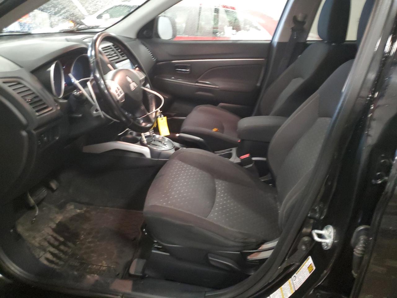 2011 Mitsubishi Outlander - Image 7