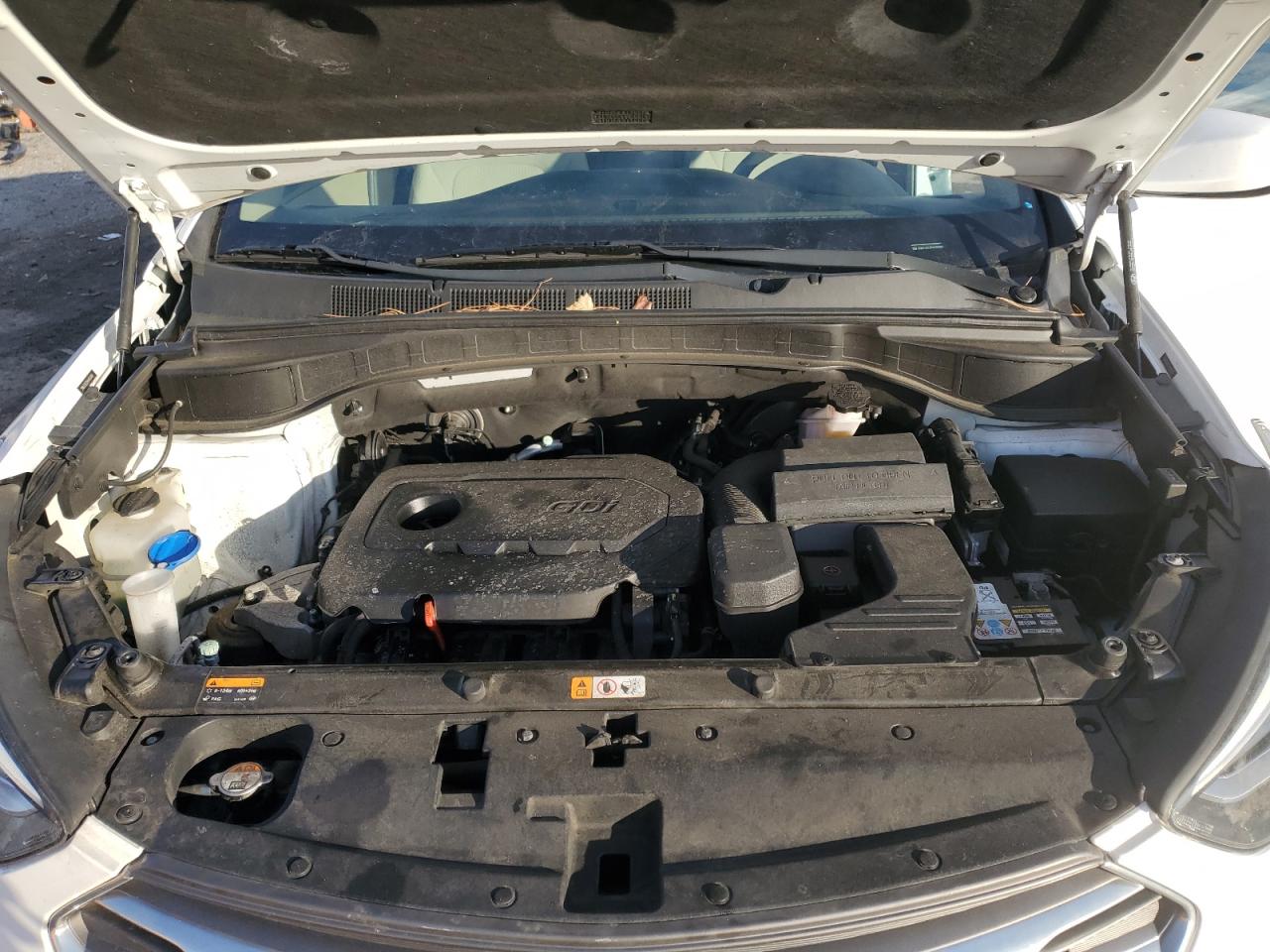 2017 Hyundai Santa Fe - Image 12