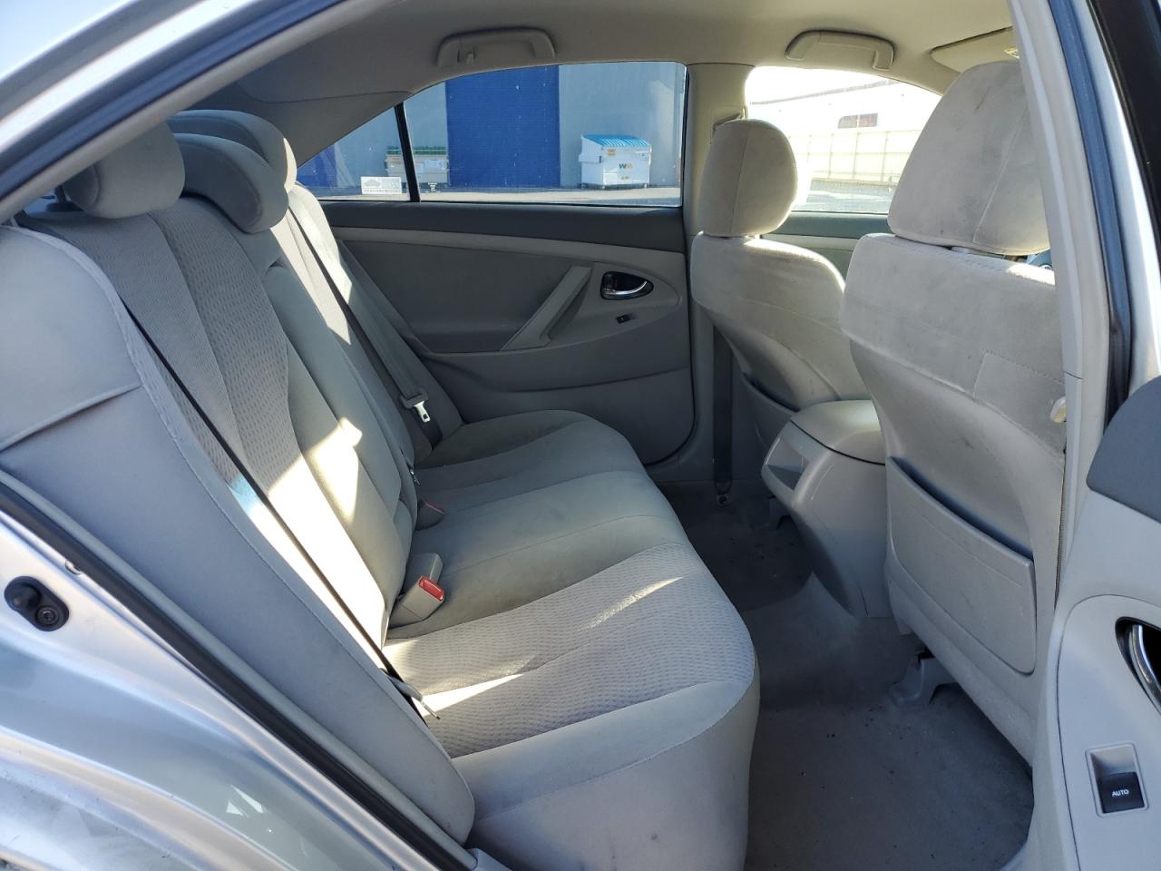 2010 Toyota Camry - Image 10