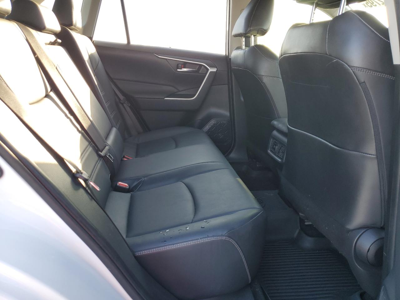 JTMC1RFV2KD032624 TOYOTA RAV4 2019