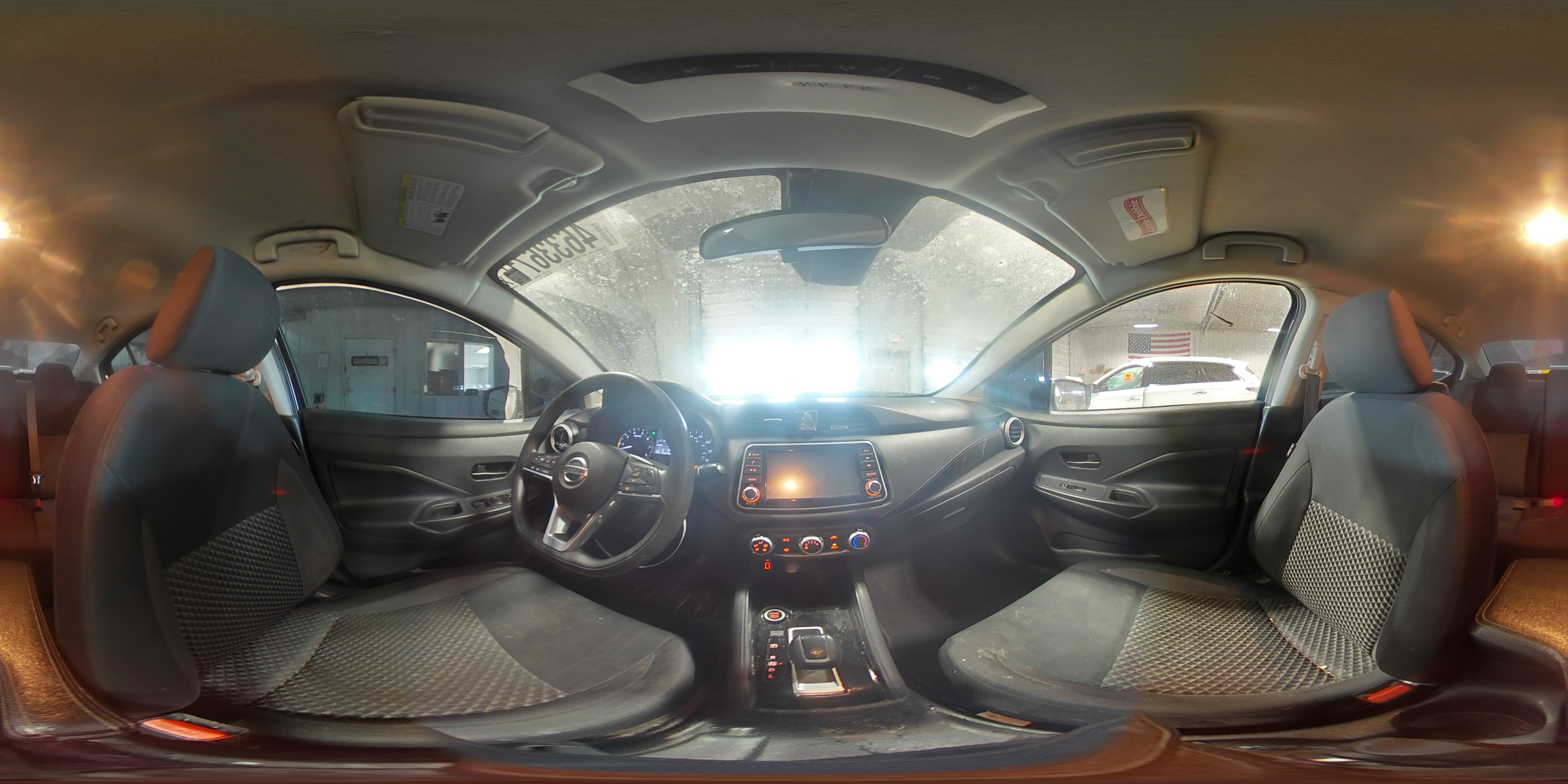 2020 Nissan Versa - Image 13