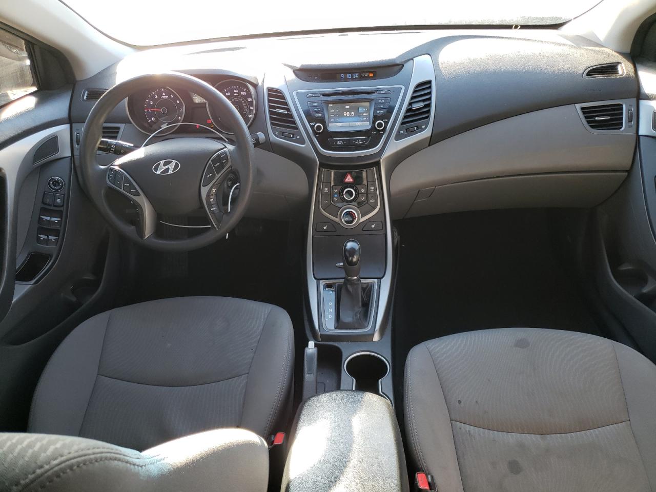 2014 Hyundai Elantra - Image 8