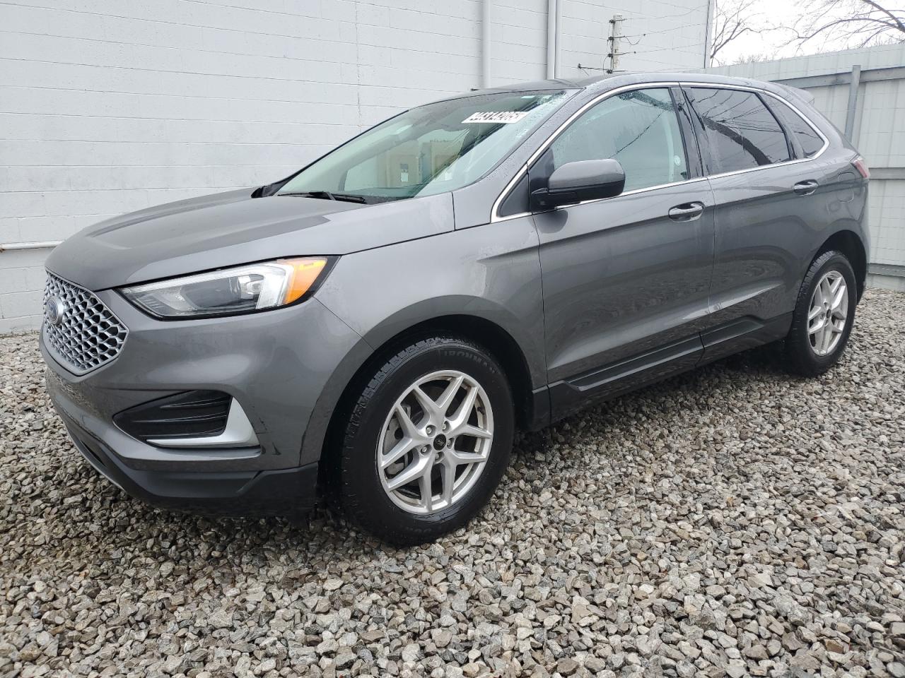 2023 Ford Edge - Image 1