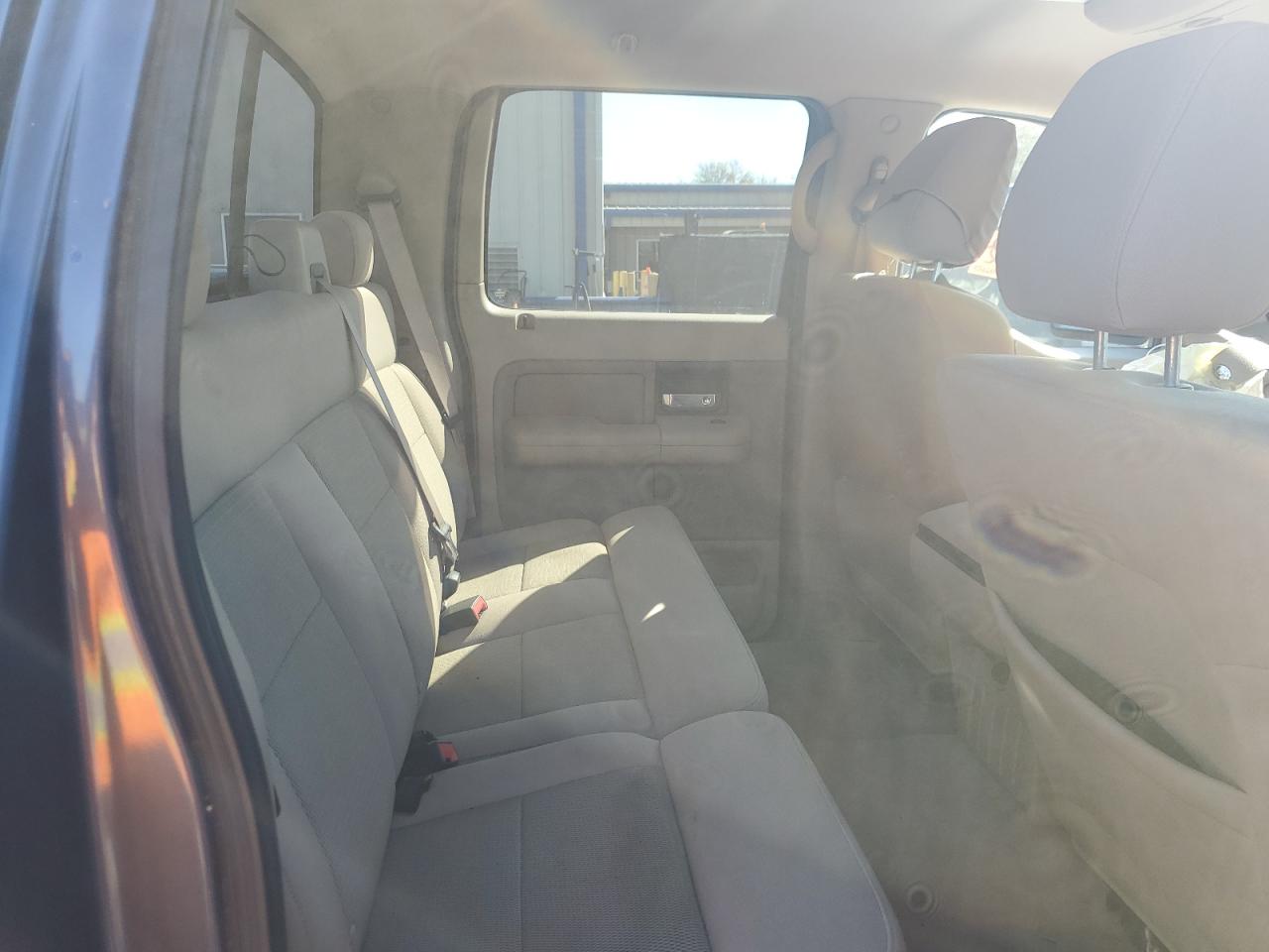 2004 Ford F-150 - Image 10