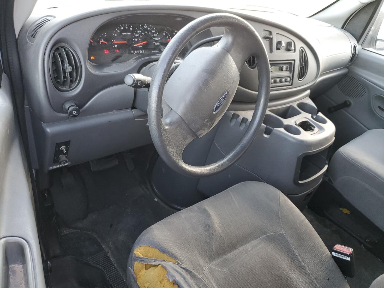 2005 Ford Econoline - Image 8