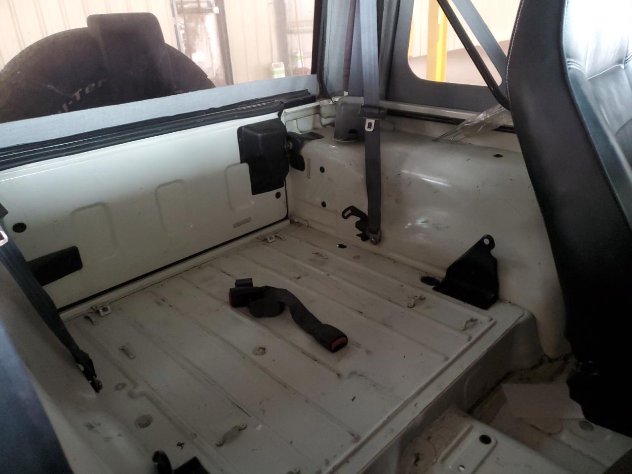 2002 Jeep Wrangler - Image 10