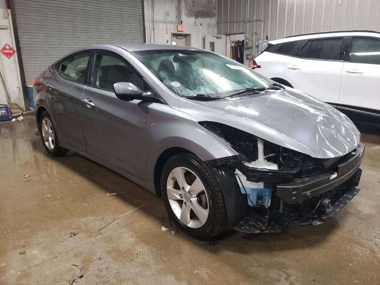 2013 Hyundai Elantra - Image 4