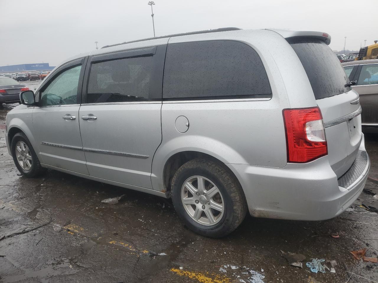 2012 Chrysler Town & Country - Image 2