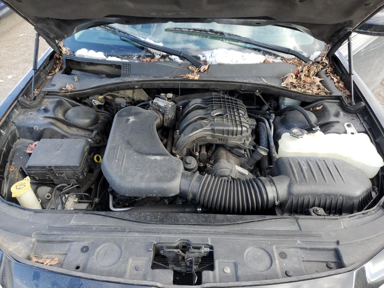 2011 Chrysler 300 - Image 11