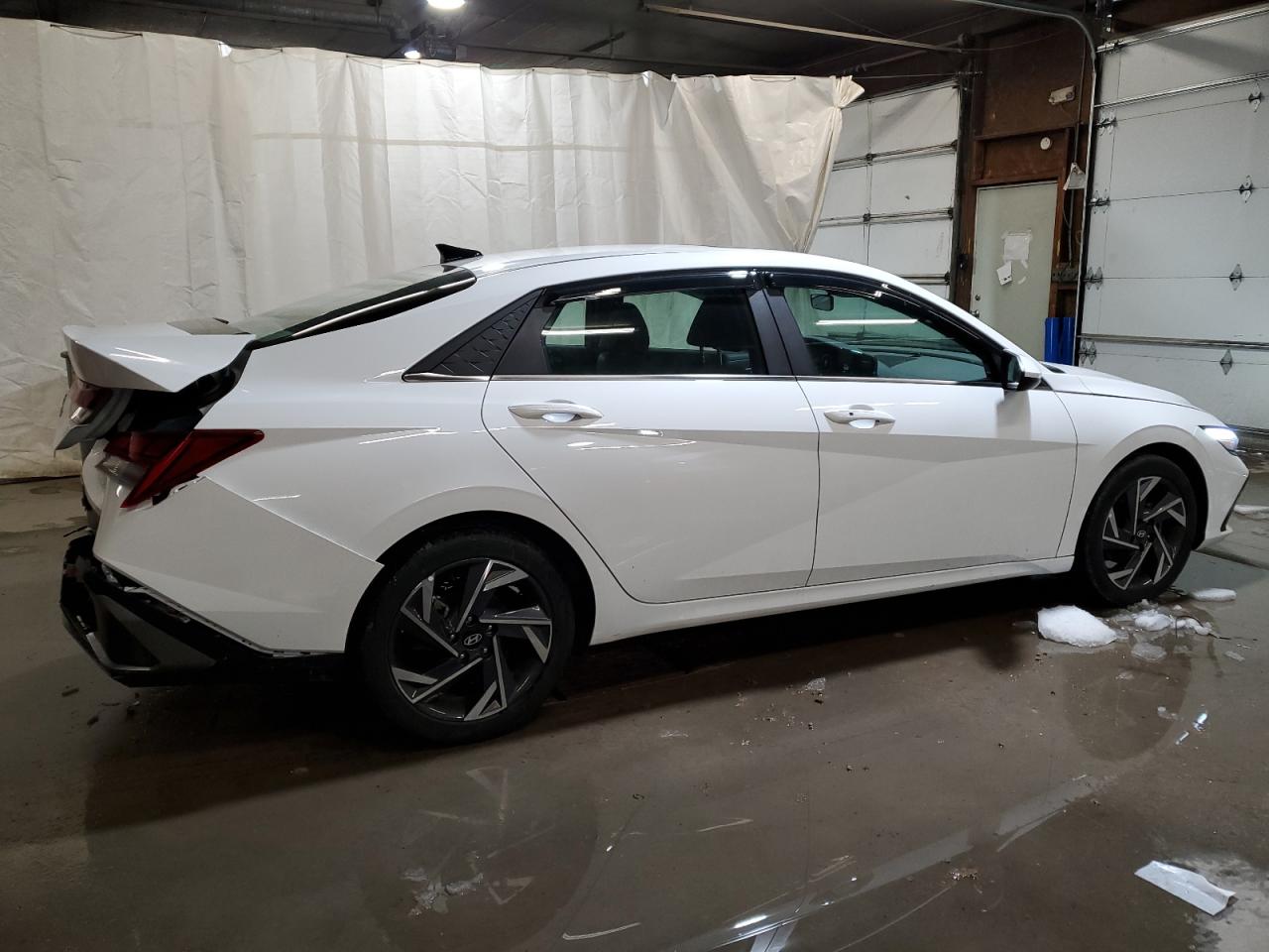 2024 Hyundai Elantra - Image 3